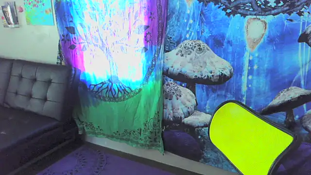  hellostormy  online show from 09-30-25, 03:18