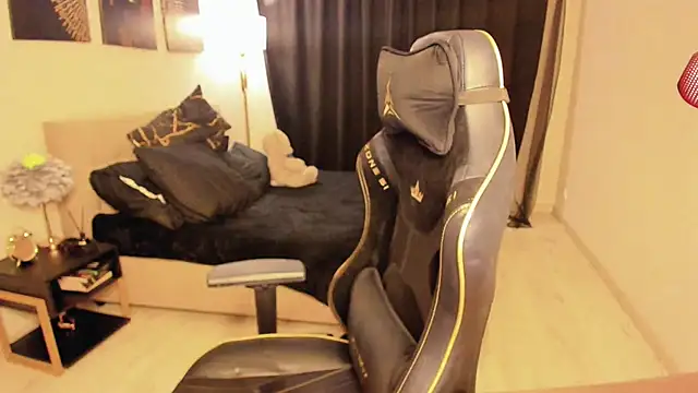 AlluringAriel online show from 03-31-26, 04:14