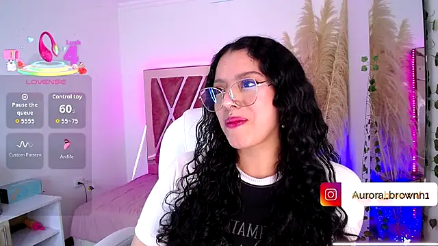 Aurora Brownn online show from 10-21-25, 04:23