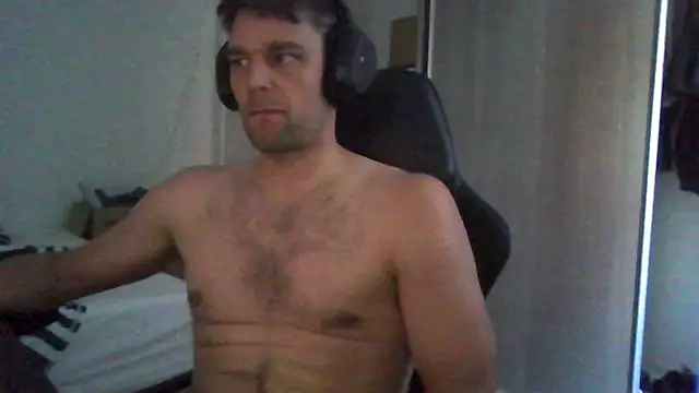 Snapshot of The_big_viking_ chatting on 07-05-26, 12:34 The big viking online show from 07-05-26, 12:34