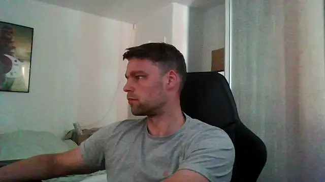 Snapshot of The_big_viking_ chatting on 06-21-26, 12:22 The big viking online show from 06-21-26, 12:22