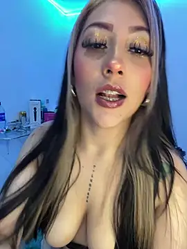 Luna SofiaXX online show from 05-23-26, 06:01