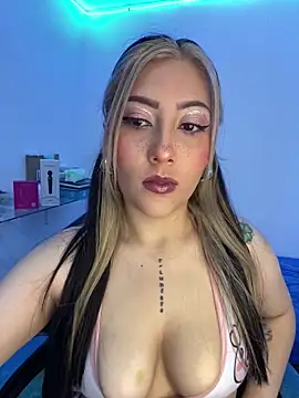 Luna SofiaXX online show from 05-17-26, 10:32