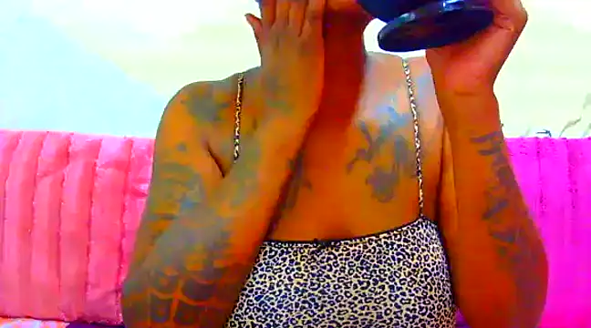 TattoedGoddessxx online show from 02-15-25, 10:33