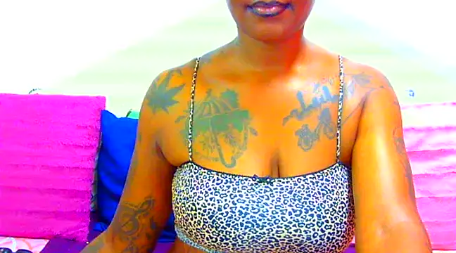 TattoedGoddessxx online show from 03-02-25, 02:15