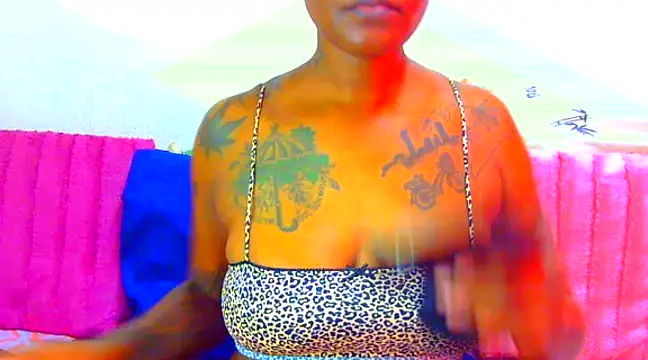 TattoedGoddessxx online show from 02-26-25, 12:49