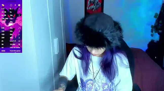 Snapshot of _sakae_ chatting on 01-10-25, 12:27  sakae  online show from 01-10-25, 12:27
