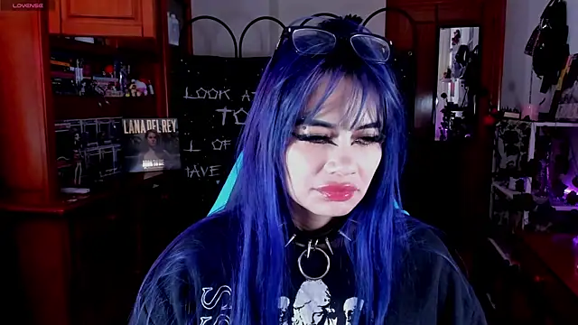 Snapshot of _sakae_ chatting on 12-18-25, 10:08 sakae online show from 12-18-25, 10:08