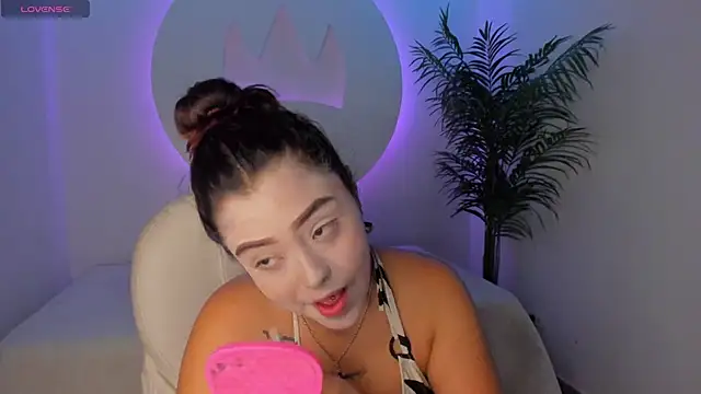 Ariana Pierce online show from 10-30-25, 12:36