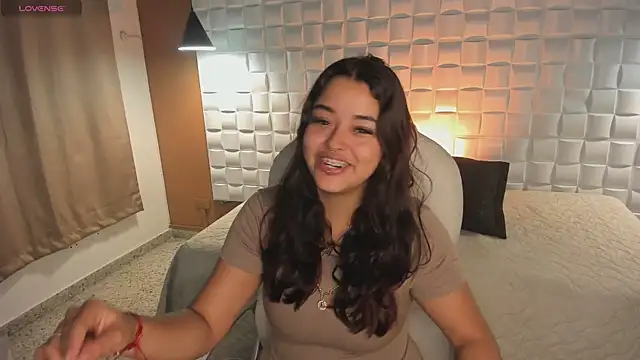 Ariana Pierce online show from 09-28-25, 01:18
