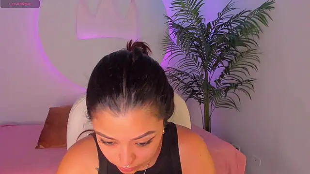 Ariana Pierce online show from 11-18-25, 12:41