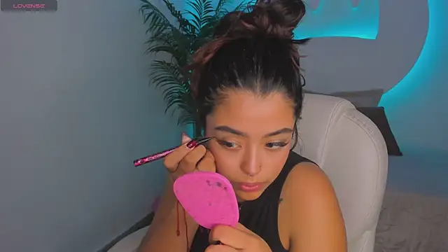 Ariana Pierce online show from 10-22-25, 12:26