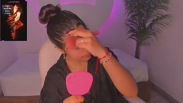 Ariana Pierce online show from 11-04-25, 12:31