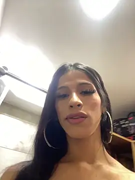 Nicol ofi24 online show from 10-20-25, 05:35