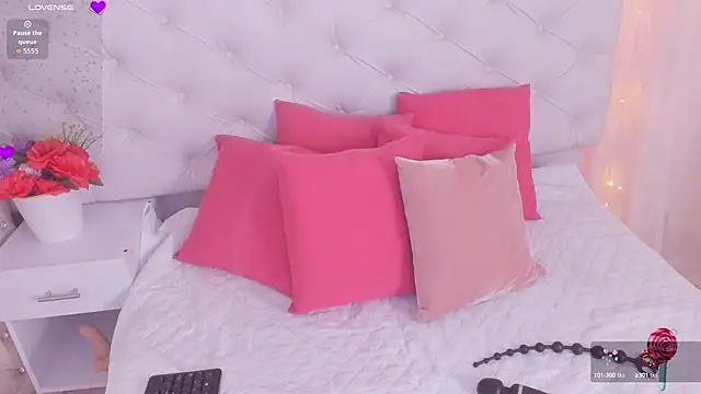 anchela-garcia1 online show from 09-18-25, 12:19