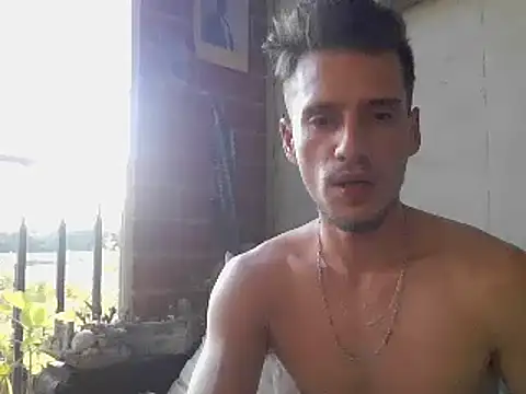 Snapshot of roystonee10 chatting on 01-17-25, 10:34 roystonee10 online show from 01-17-25, 10:34