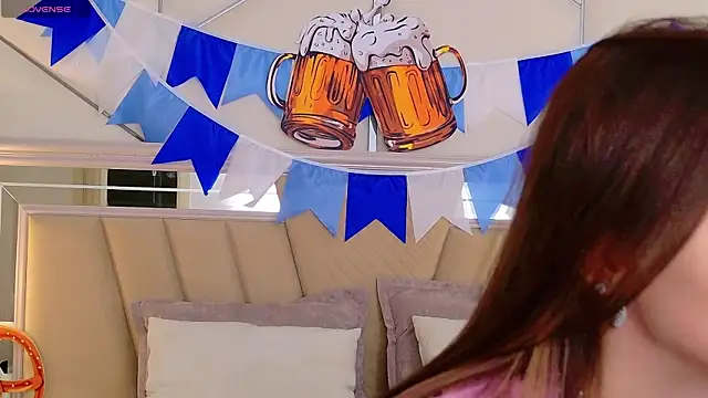 MeganMour online show from 09-27-25, 05:08