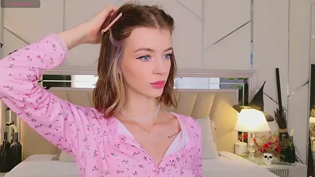 MeganMour online show from 10-24-25, 05:01