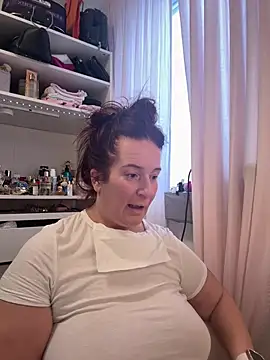 Engel mia online show from 01-17-26, 01:04