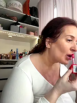 Engel mia online show from 11-29-25, 11:32