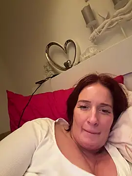 Engel mia online show from 10-27-25, 11:27