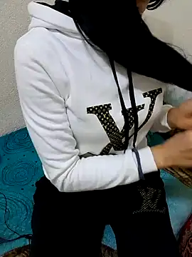 Snapshot of Linda-53 chatting on 01-03-25, 09:26 Linda-53 online show from 01-03-25, 09:26