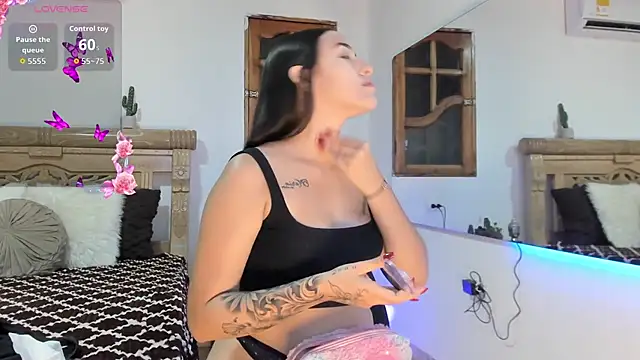 oriana faddila online show from 04-12-26, 03:10