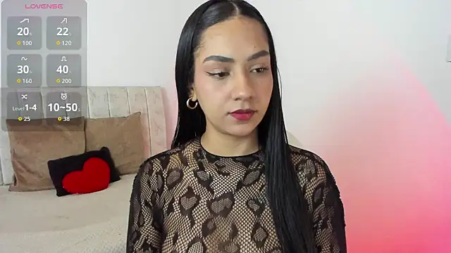 Snapshot of Lunnasweet1_ chatting on 10-05-25, 02:13 Lunnasweet1 online show from 10-05-25, 02:13