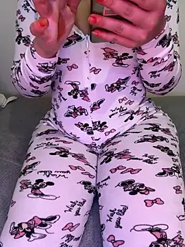 Queendiamon online show from 02-10-25, 10:51