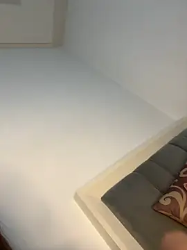 Queendiamon online show from 12-15-24, 10:37