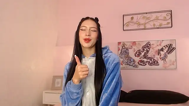 Snapshot of sara17_ chatting on 10-10-25, 04:24 sara17 online show from 10-10-25, 04:24