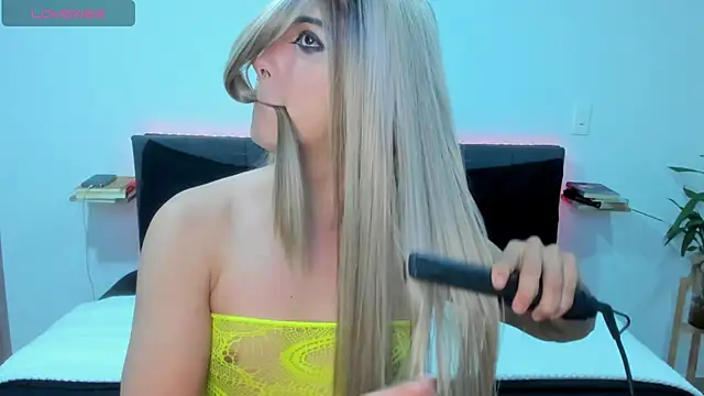 ashley sans2000 online show from 10-12-25, 09:43