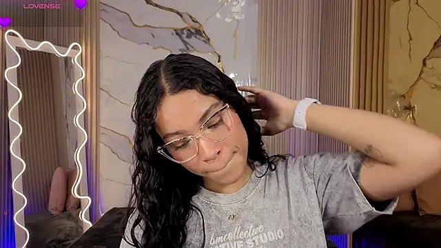 Snapshot of penelope_tay1 chatting on 04-09-26, 03:19 penelope tay1 online show from 04-09-26, 03:19