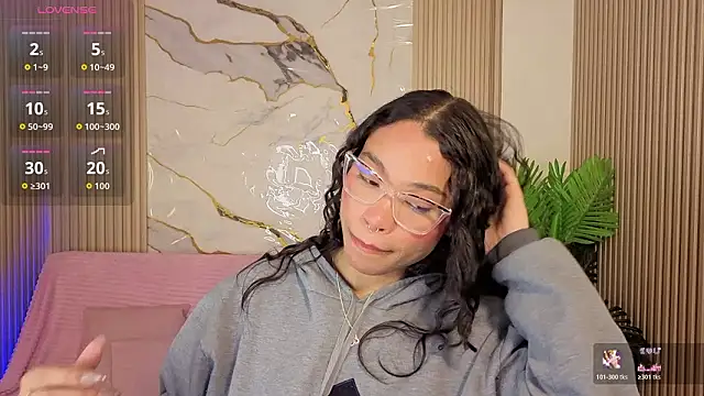 Snapshot of penelope_tay1 chatting on 03-10-26, 03:43 penelope tay1 online show from 03-10-26, 03:43