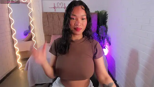 Snapshot of penelope_tay1 chatting on 10-01-25, 03:33 penelope tay1 online show from 10-01-25, 03:33