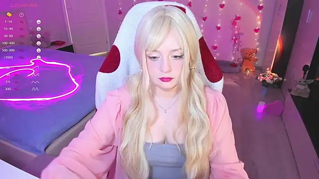 Snapshot of Amy_honey_angel chatting on 03-12-25, 09:12 Amy honey angel online show from 03-12-25, 09:12