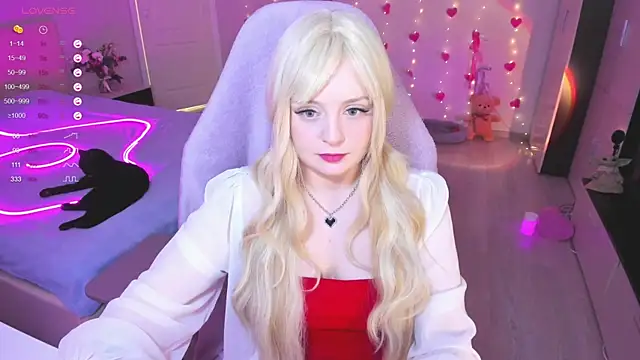 Snapshot of Amy_honey_angel chatting on 03-21-25, 09:45 Amy honey angel online show from 03-21-25, 09:45