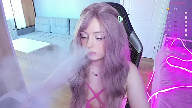 Snapshot of Amy_honey_angel chatting on 09-09-25, 11:30 Amy honey angel online show from 09-09-25, 11:30