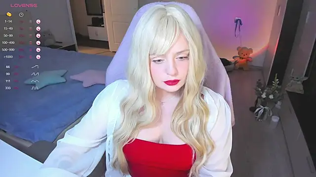 Snapshot of Amy_honey_angel chatting on 01-22-25, 11:56 Amy honey angel online show from 01-22-25, 11:56