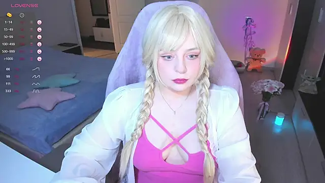 Snapshot of Amy_honey_angel chatting on 01-27-25, 08:07 Amy honey angel online show from 01-27-25, 08:07