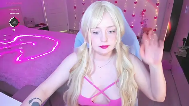 Snapshot of Amy_honey_angel chatting on 03-07-25, 11:51 Amy honey angel online show from 03-07-25, 11:51