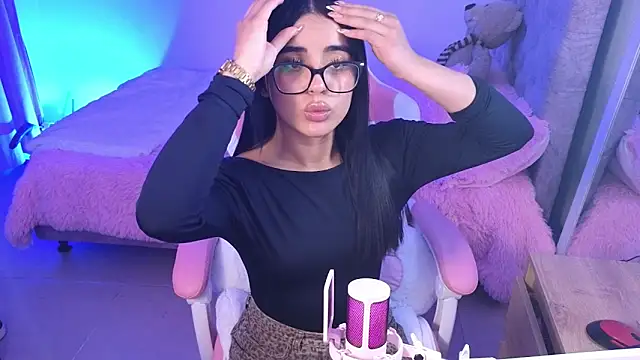 Emily-14 online show from 03-26-26, 06:22