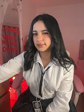 Snapshot of Emily-14 chatting on 10-22-25, 04:01 Emily-14 online show from 10-22-25, 04:01