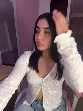 Emily-14 online show from 05-19-26, 06:09