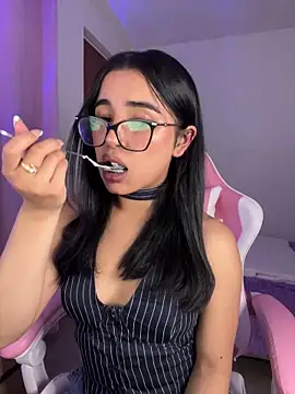 Emily-14 online show from 02-13-26, 04:45