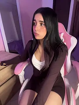 Emily-14 online show from 05-14-26, 04:31
