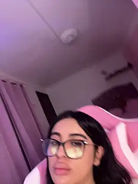 Emily-14 online show from 06-19-26, 09:15