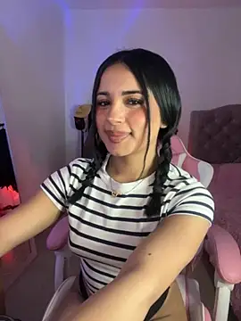 Snapshot of Emily-14 chatting on 09-26-25, 03:13 Emily-14 online show from 09-26-25, 03:13