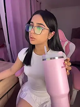 Emily-14 online show from 06-18-26, 04:22