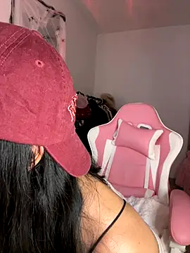 Emily-14 online show from 10-29-25, 04:00